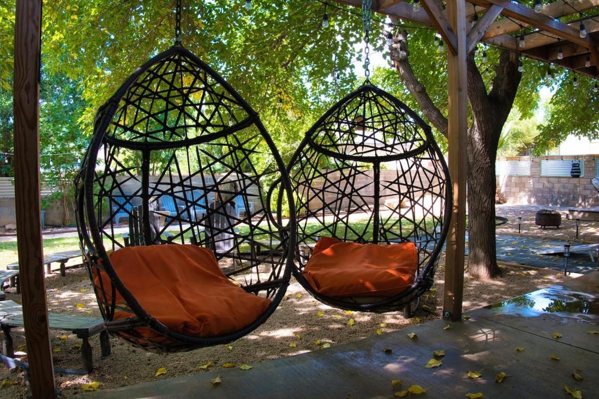 Вилла St George Family Getaway With Fire Pit, Ping Pong And Pet-Friendly Amenities Сент-Джордж Экстерьер фото